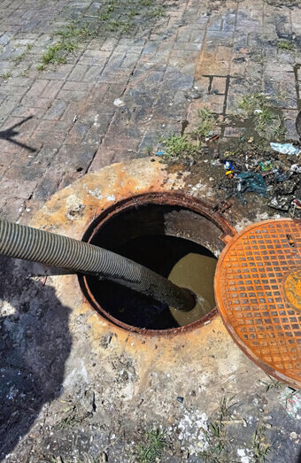 https://plumberleederville.com.au/uploads/2025/06/blocked-drains-256136.jpg