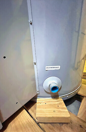 https://plumberleederville.com.au/uploads/2025/06/hot-water-266575.jpg