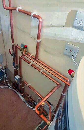 https://plumberleederville.com.au/uploads/2025/06/hot-water-301986.jpg